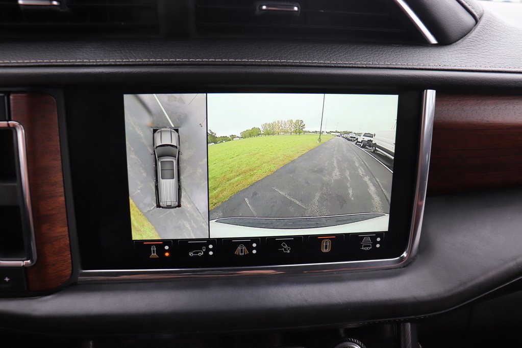 Used 2023 GMC Yukon XL Denali Ultimate AWD/4WD image 40