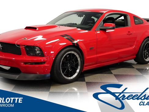 Used 2006 Ford Mustang GT RWD image 1