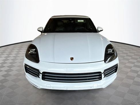 Used 2020 Porsche Cayenne image 2