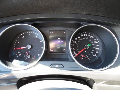 Used 2018 Volkswagen Tiguan S image 13