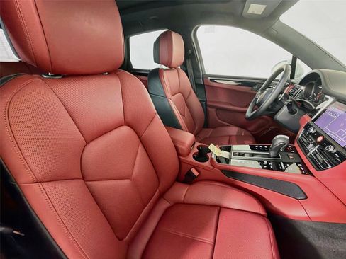 Certified 2026 Porsche Macan S AWD/4WD image 28