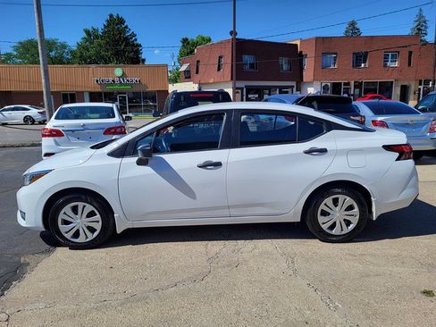 Used 2025 Nissan Versa S w/ Trunk Package FWD image 4