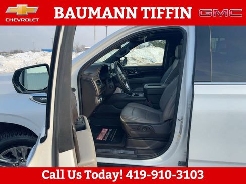 Used 2021 GMC Yukon SLT w/ SLT Premium Package image 19