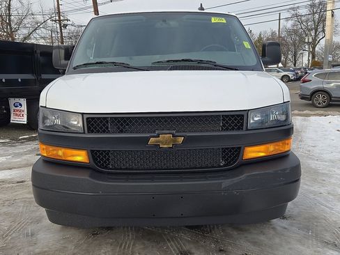 Used 2025 Chevrolet Express 2500 w/ Driver Convenience Package image 2
