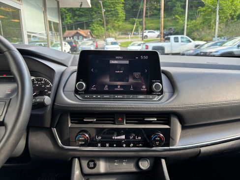 Used 2025 Nissan Rogue SV AWD/4WD image 17
