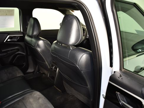 Used 2023 Mitsubishi Outlander SE AWD/4WD image 43