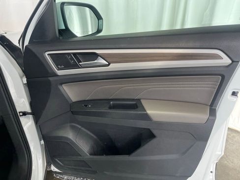 Certified 2021 Volkswagen Atlas SEL Premium image 12