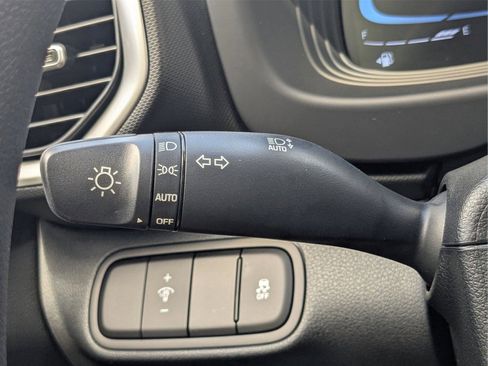 New 2025 Hyundai Venue SE image 32