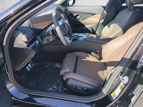 Certified 2026 BMW 550e xDrive w/ Premium Package AWD/4WD image 17
