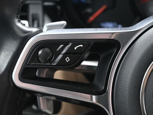 Certified 2020 Porsche Macan S image 21