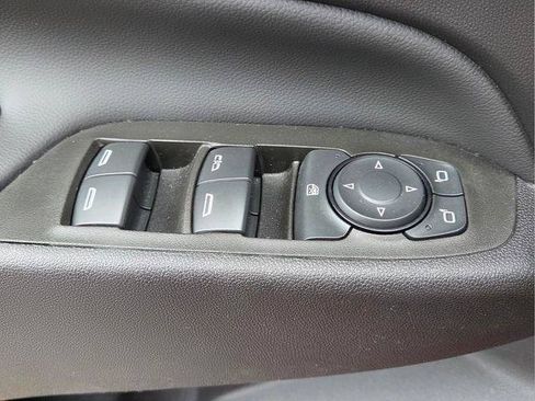Used 2024 Chevrolet Equinox LT FWD image 23