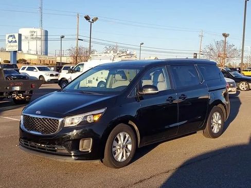 Used 2016 Kia Sedona LX w/ Option Group 020 FWD image 31