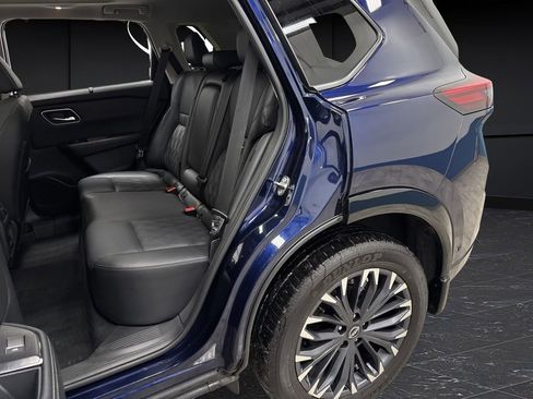 Used 2024 Nissan Rogue Platinum w/ Platinum Premium Package image 29