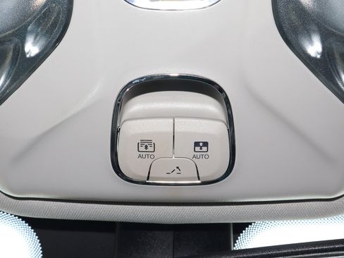 Used 2022 Jeep Compass Latitude w/ Sun and Sound Group image 28