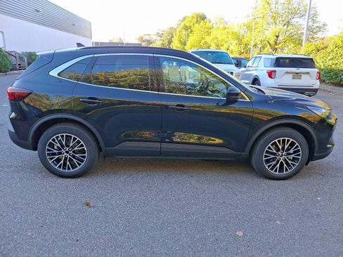 New 2025 Ford Escape Plug-in Hybrid w/ PHEV Premium Package image 8