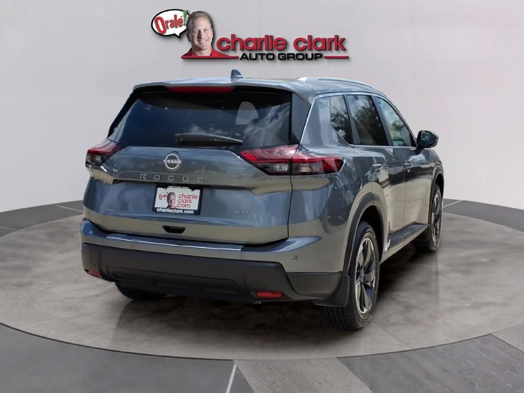 Used 2024 Nissan Rogue SV w/ SV Premium Package FWD image 5