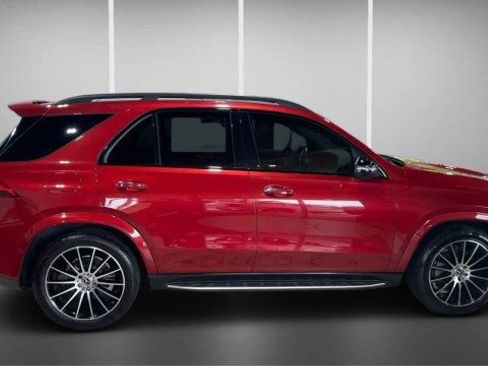 Used 2022 Mercedes-Benz GLE 350 4MATIC w/ AMG Line Exterior image 4
