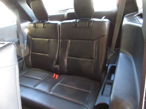 Used 2025 Ford Explorer ST-Line w/ Premium Package image 24