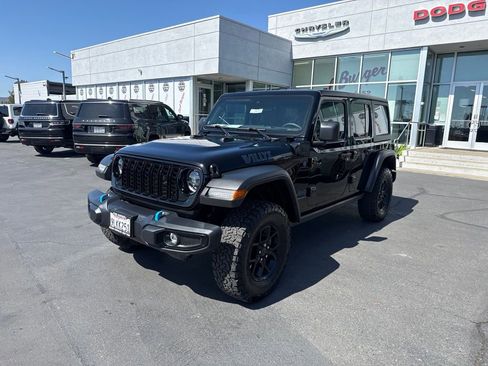 Used 2024 Jeep Wrangler Unlimited AWD/4WD image 3