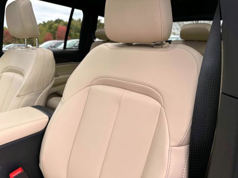 New 2025 Jeep Grand Cherokee Limited image 12