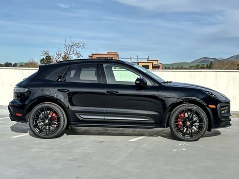 Certified 2022 Porsche Macan GTS image 9