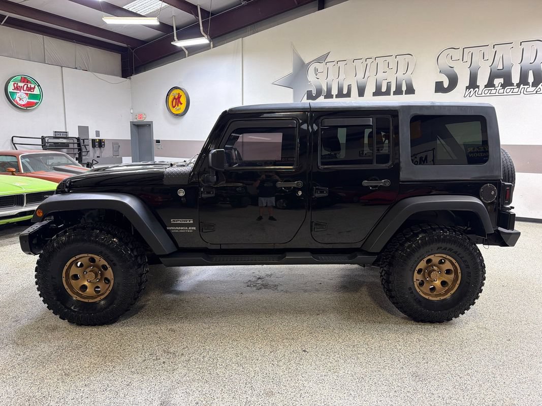 Used 2015 Jeep Wrangler Unlimited Sport w/ Quick Order Package 24S AWD/4WD image 3