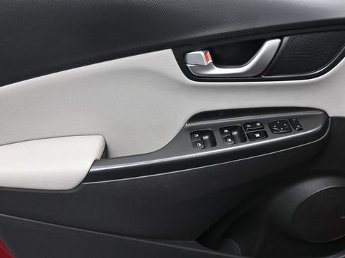 Used 2023 Hyundai Kona Limited FWD image 10