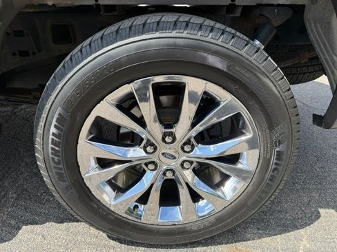 Used 2016 Ford F150 Lariat w/ Equipment Group 502A Luxury AWD/4WD image 7