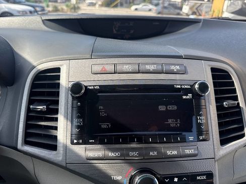 Used 2011 Toyota Venza FWD image 38