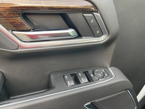 New 2026 GMC Sierra 1500 Elevation w/ LPO, Elevation Black Package image 10