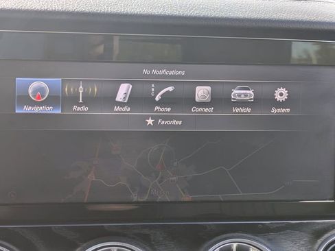 Used 2018 Mercedes-Benz E 400 E 400 image 23