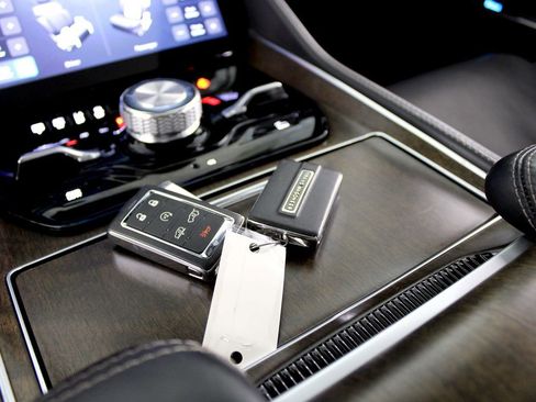 Used 2022 Jeep Grand Wagoneer Series I image 23