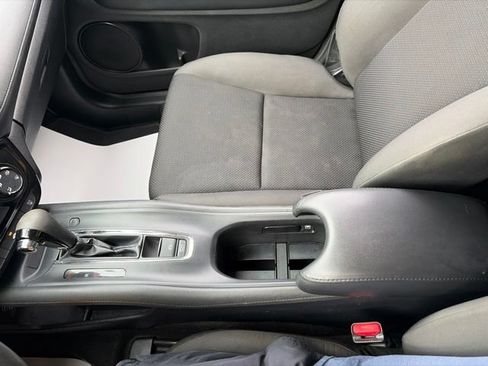 Used 2019 Honda HR-V LX image 18