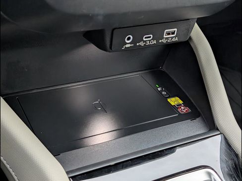 Used 2025 Subaru Forester Limited image 21