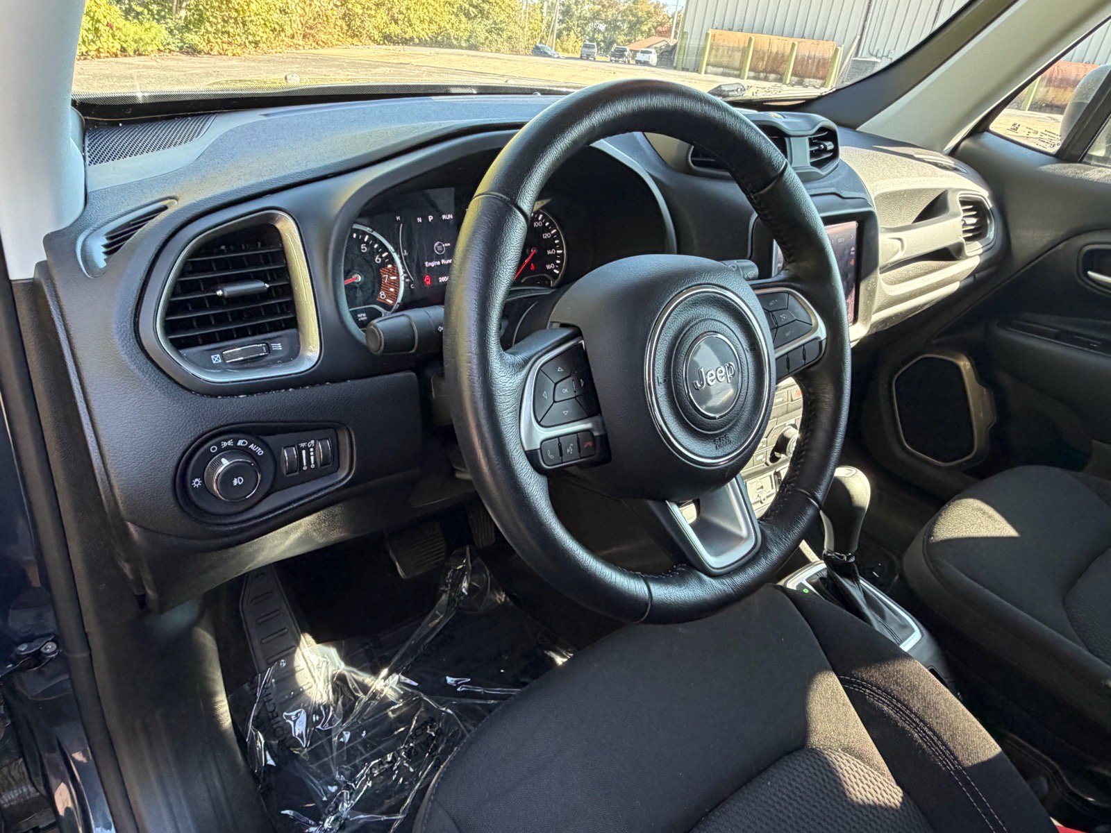 Used 2023 Jeep Renegade Latitude w/ Premium Group AWD/4WD image 24