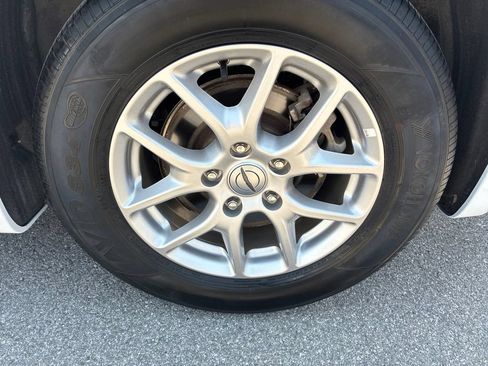 Used 2024 Chrysler Pacifica Touring-L FWD image 18