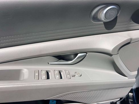 Certified 2023 Hyundai Elantra SEL FWD image 16