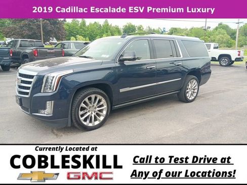 Used 2019 Cadillac Escalade ESV Premium Luxury AWD/4WD image 9