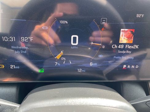 New 2025 Chevrolet Equinox EV RS w/ Convenience Package II image 29