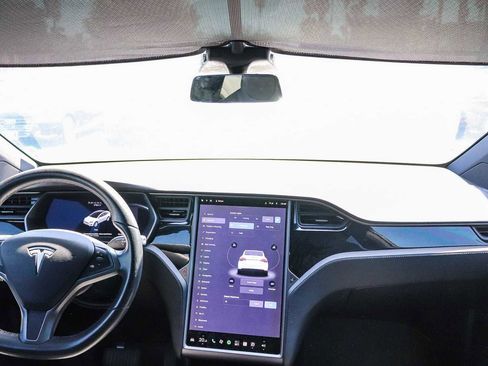 Used 2018 Tesla Model X 75D AWD/4WD image 13