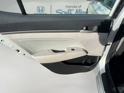 Used 2018 Hyundai Elantra SEL w/ Cargo Package image 24