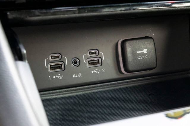Used 2023 Jeep Grand Cherokee Altitude AWD/4WD image 32