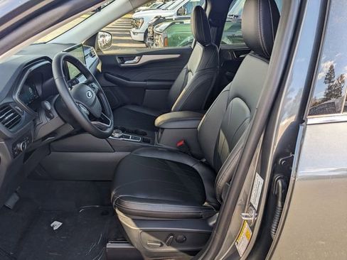 New 2026 Ford Escape SE w/ PHEV Premium Package FWD image 8