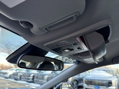 Used 2024 Toyota Camry SE image 39