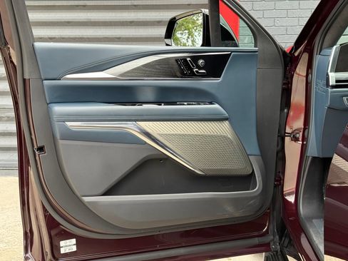 Used 2025 Cadillac Escalade IQ Luxury 2 w/ LPO, Premium Carpet Package AWD/4WD image 15