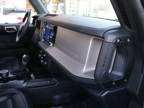 Used 2025 Ford Bronco Outer Banks image 12