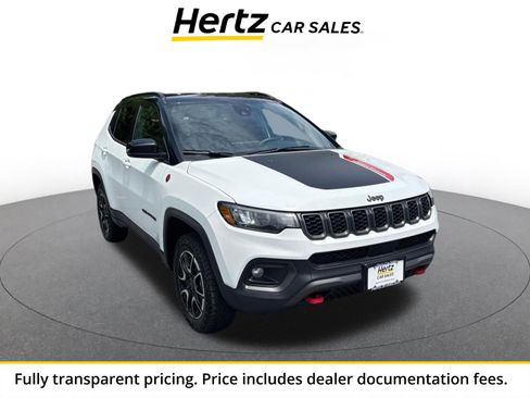 Used 2025 Jeep Compass Trailhawk AWD/4WD image 1