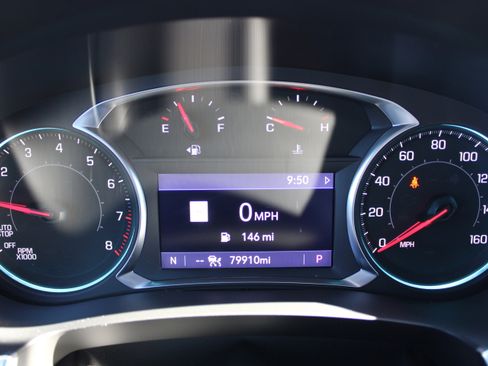 Used 2022 Chevrolet Traverse LT w/ LT Premium Package image 24