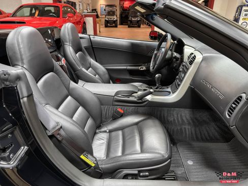 Used 2005 Chevrolet Corvette Convertible w/ Preferred Equipment Group RWD image 13