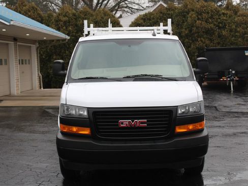 Used 2022 GMC Savana 2500 image 11